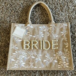 Bride tote bag with pearl embellishments